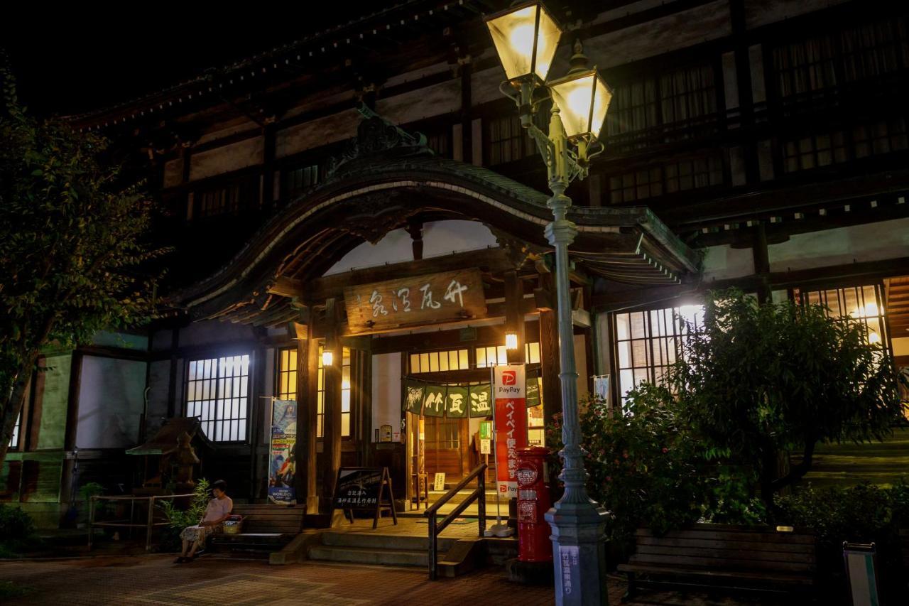 新鹤田酒店 别府 外观 照片